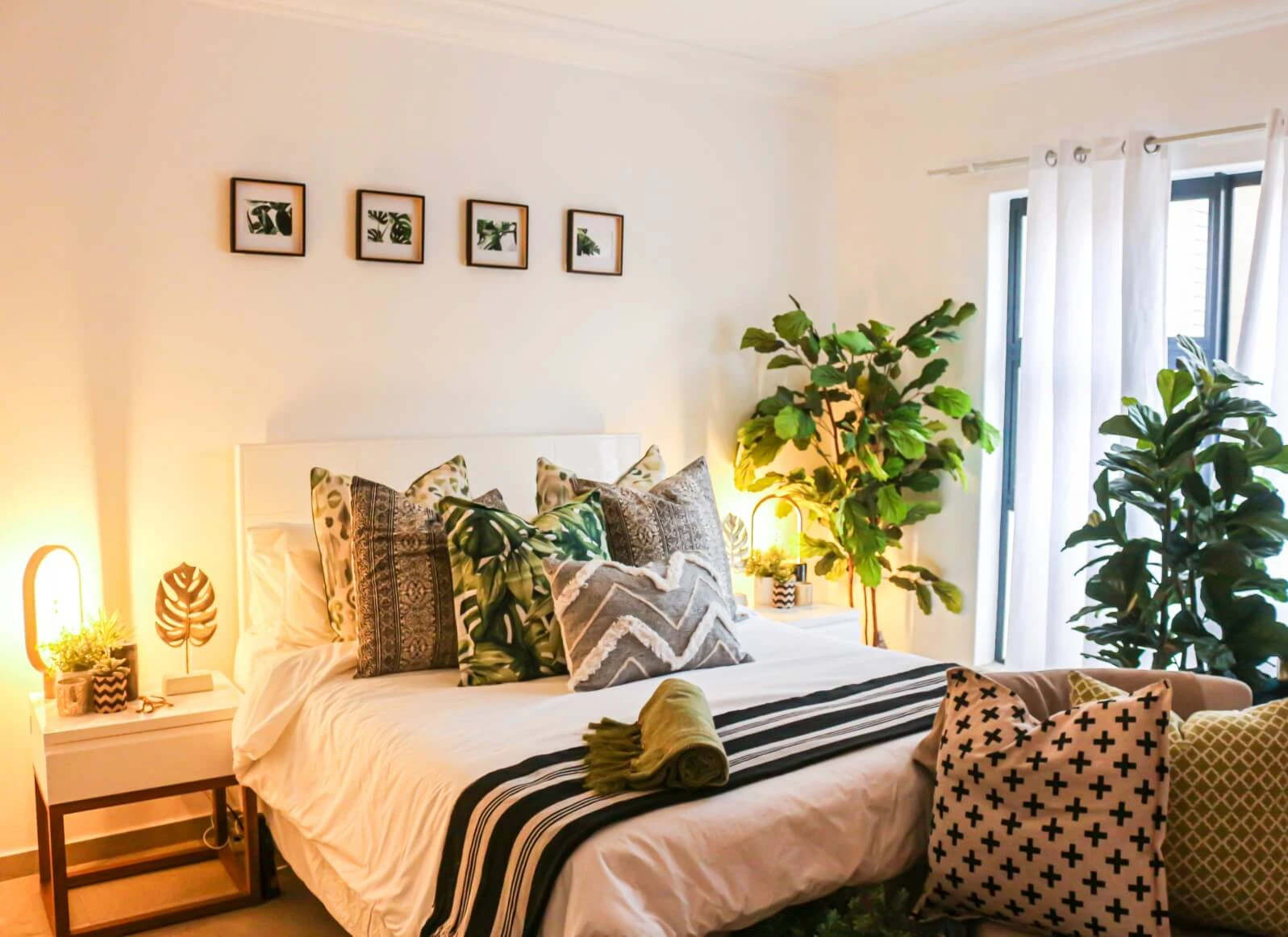 Spare im Schlafzimmer Strom