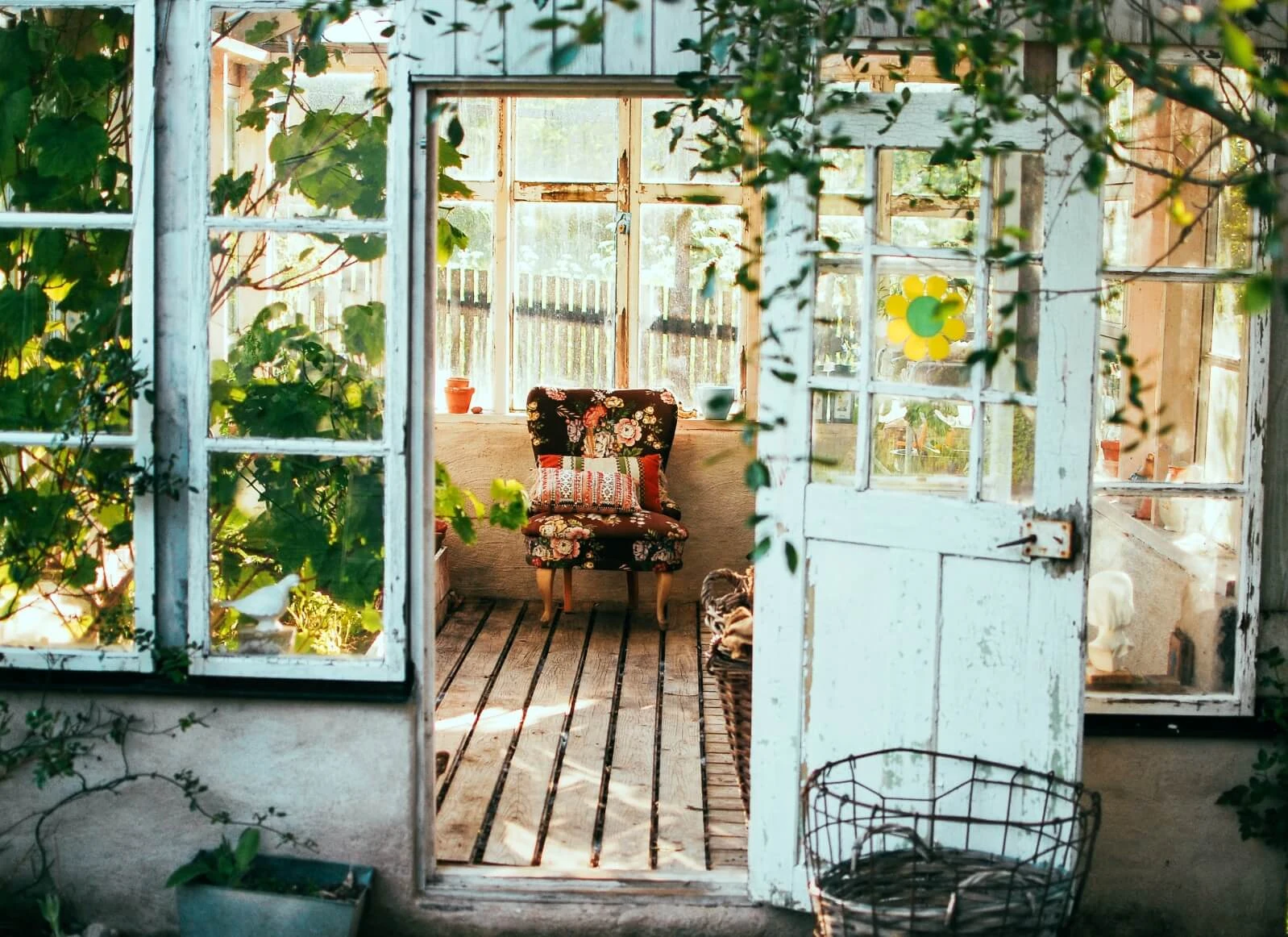 Das macht den besonderen Vintage-Charme aus: klassisches Design, durchdachte Funktion und Langlebigkeit. Nachhaltig und umweltfreundlich ist der Trend außerdem.